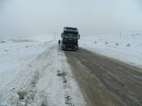 Ulgar Dağı'nda Ulaşıma Kar Engeli Haberi