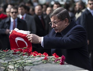 Başbakan Davutoğlu olay yerinde