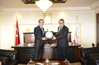 ÜNAL DEMIRTAŞ - Demirtaş, Rektör Özer'i Ziyaret Etti