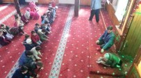 ALTıNOLUK - Devrekli Minikler Camide Ezan Okuyup Namaz Kıldılar