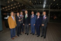 BOSPHORUS - Futbol Adamları'ndan Başkan Altepe'ye Ödül