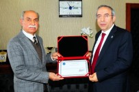 Gazeteci Şahinbaş 53 Yılık Arşivini Bağışladı