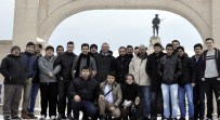 TÜRK TARIHI - Kyk Yesevi Yurdu Öğrencilerinden Anlamlı Ziyaret