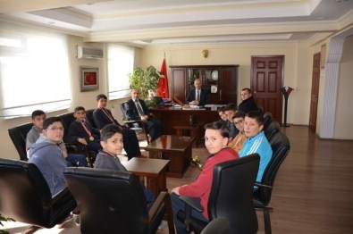Satranç Şampiyonlarından Yozgat Milli Eğitim Müdürü'ne Ziyaret