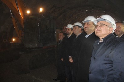 Türkiye'de Artık Şehirler Değil Mahalleler Bile Duble Yolla Birbirine Bağlanıyor