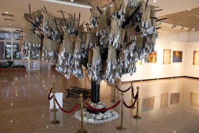 57 Bin Şehidin Künyesi Bu Sergide