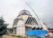 ÇÜ 57. Alay Şehitleri Camii'nin Kubbesi Yerine Yerleştirildi