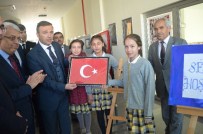 KENAN EVREN - Kaymakam Güven'e Anlamlı Hediye