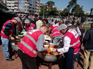 Kızılay Antalya Şubesi'nden Şehitler Haftası'nda Hoşaf Ve Ekmek