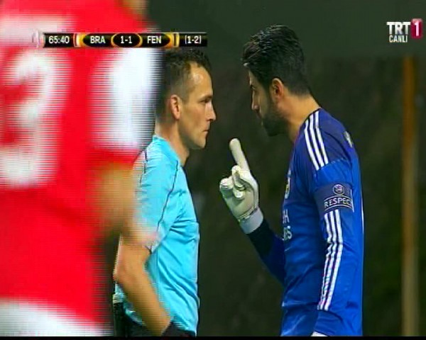 Hırvat hakem maçı katletti