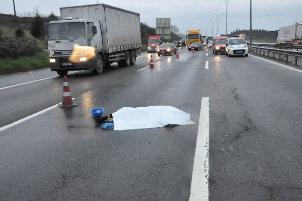 TEM'de Feci Kaza: 3 Ölü