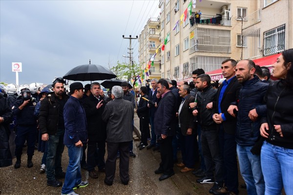 HDP'lilerden büyük terbiyesizlik