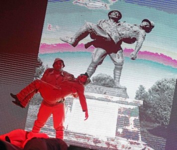 Körfez'in En Büyük Bayrağı Karşıyaka'da Dalgalandı