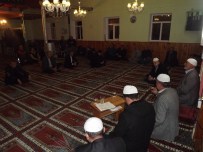 ZEKI SEZER - Köylüler Şehitler Anısına Üzüm Hoşafı Ve Kuru Ekmek Dağıttı
