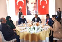 SÜLEYMAN KAHRAMAN - Şehit Yakınları Ve Gaziler Yemekte Bir Araya Geldi