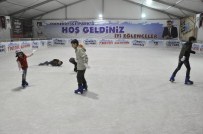 ÇEKMEKÖY BELEDİYESİ - Suriyeli Minikler Buz Pateniyle Tanıştı