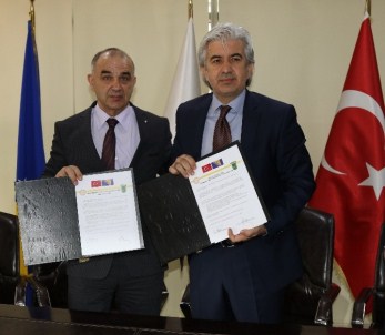 Akhisar İle Bosna Hersek Donji Vakuf Kardeş Belediye Oldu