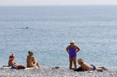 Antalya'da Mart Ayında Deniz Keyfi