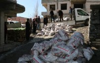 KÖMÜR YARDIMI - Hakkari'de 7 Bin 142 Aileye Kömür Yardımı Yapılacak