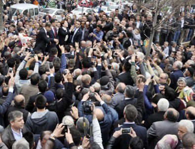 Meral Akşener'e coşkulu karşılama