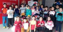 Öğrencilerden Lösemili Çocuklara Bere