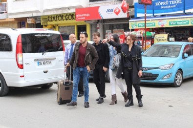 Sezen Aksu'nun Evine Taziye Akını