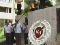 Heykeltıraş Prof. Dr. Çetin, Anıtına Sahip Çıktı