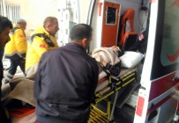 ORTABAĞ - Kopan Kayalar Yola İndi Açıklaması 14 Yaralı