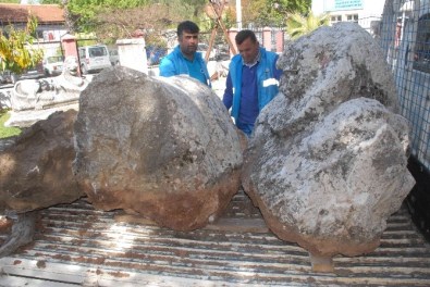 M.Ö. 4'Üncü Yüzyıla Ait Eserler Bahçe Duvarı Olarak Kullanılmış