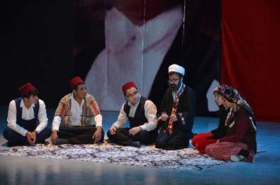 Öğrencilerin Sergilediği 'Harmanyeri 1915' Adlı Oyun Büyük Beğeni Topladı