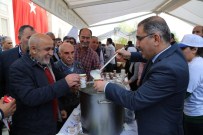 BUĞDAY ÇORBASI - Yüreğir Belediyesi Kırık Buğday Çorbası Dağıttı