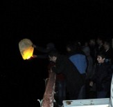 AHMET ÇıNAR - Bitlisliler Nevruz'u Vangölü Üzerinde Halay Çekerek Kutladı