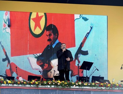 Kalaşnikof altında barış çağrısı