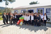 Öğrenciler Topladıkları Paralarla Mama Aldı (Fotoğraflı)