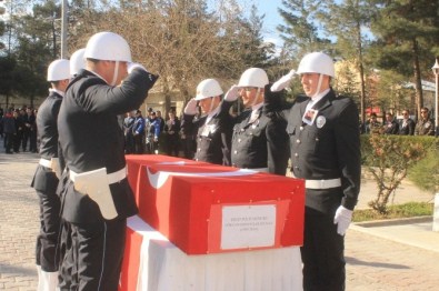 Şehit Polis Arkadaşlarının Omuzlarında Uğurlandı