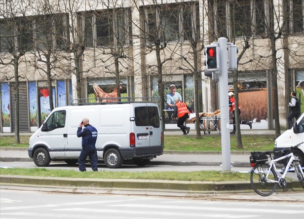 Brüksel'de ölü sayısı 23'e yükseldi