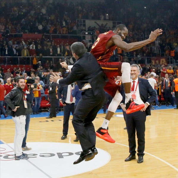 Tarihi maçta Almanları dize getirdik!