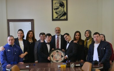 Dünya Down Sendromu Farkındalık Günü Kutlanıyor