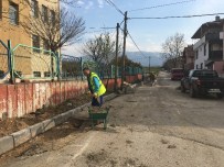 YAYA KALDIRIMI - Kartepe'de Öğrenciler İçin Kaldırım Çalışması