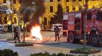 ALKOL MUAYENESİ - Polise Kızdı, Motosikletini Yaktı