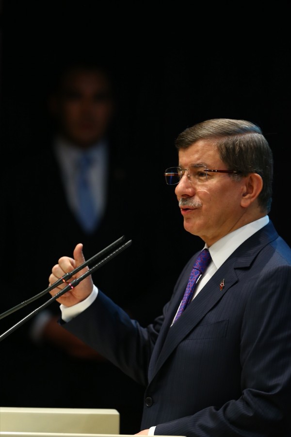 Başbakan Davutoğlu'ndan HDP'li vekillere tepki