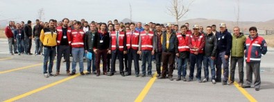 Ambulans Şoförlerine İleri Sürüş Teknikleri Eğitimi Verildi