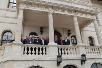 ATATÜRK KONGRE VE ETNOGRAFYA MÜZESI - Asırlık Çınarlar Yıllar Sonra Okudukları Lisede Buluştu