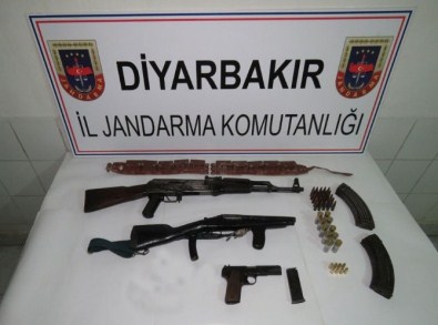 Diyarbakır'da Çok Sayıda Silah Ve Mühimmat Ele Geçirildi