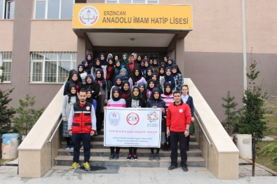 Erzincan'da Gençlere Temel Afet Bilinci Seminerleri Veriliyor