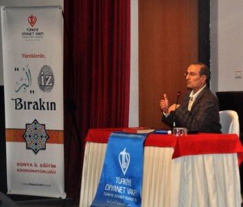 NEÜ'de Prof. Dr. Orhan Çeker Helal Gıda Konferansı Verdi
