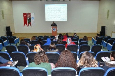 'Yurtdışı Dil Eğitimi Master Ve Doktora Programları' Semineri Verildi