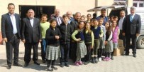 YAKUP YıLDıZ - Alaşehirli Öğrencilerden Türkmenlere Giyecek Yardımı