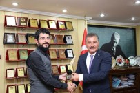 Başkan Tuna, 'Altın Kalem' Ödülünü Aldı