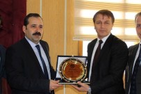 EYÜP EROĞLU - Başkan Yardımcısı Bandırmalı'ya Plaket